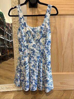 Like new eyelet floral dress